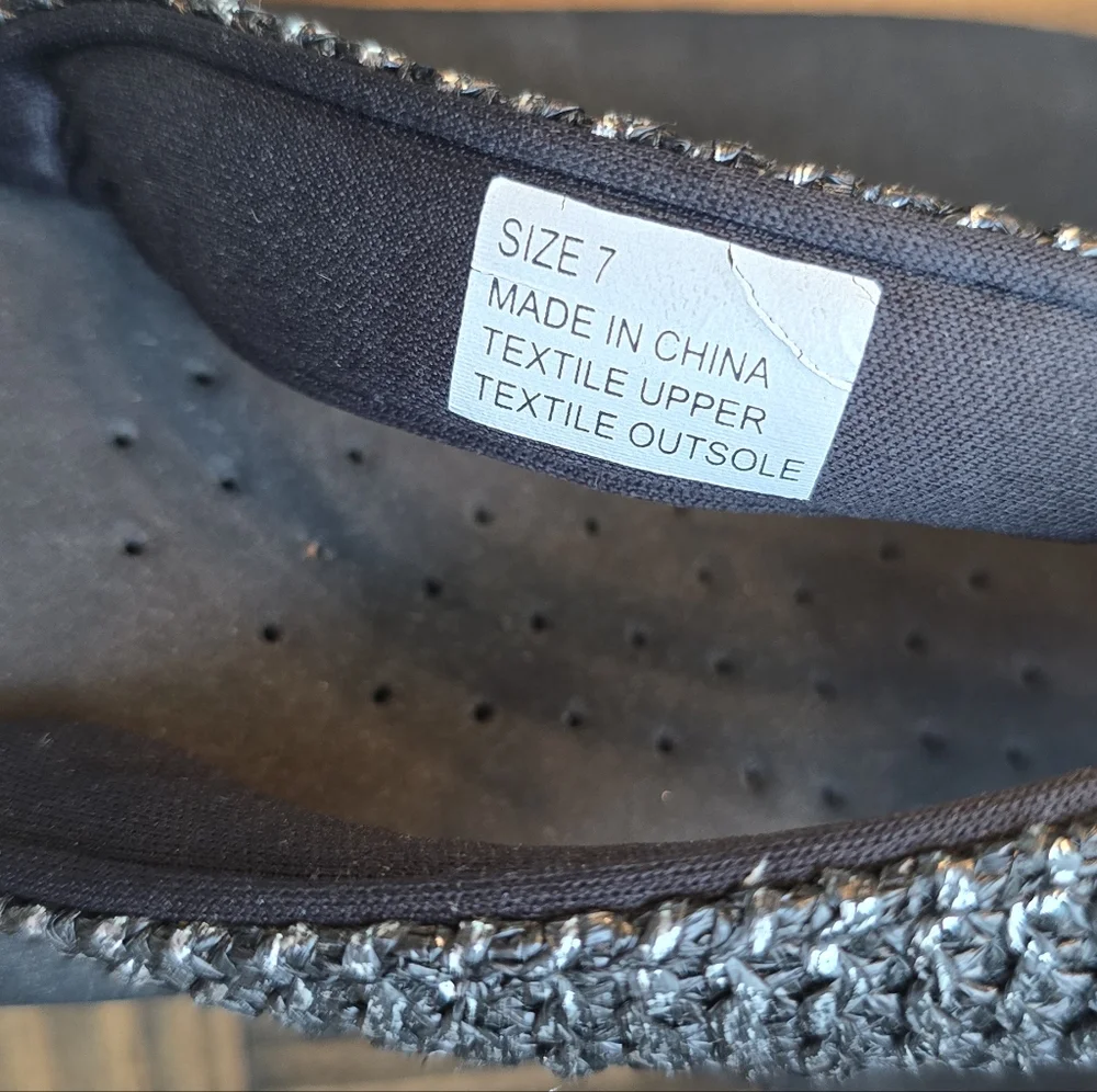 Volatile Women's Black Sandals - Picture 10 of 10